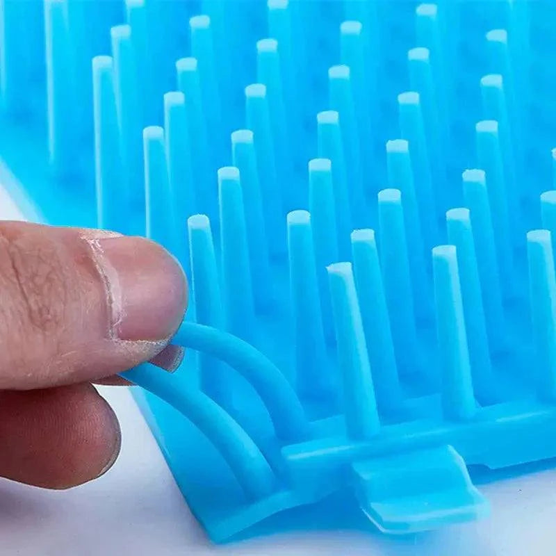 Pet Paw Cleaner CupPet Paw Cleaner CupPaws And PensPets Paw Cleaner Cup 
Pet Paw Cleaner Cup is a must for you. Made of high-quality material and precise design, the pet Paw Cleaner Cup helps you remove dirt and mud Paws and pens